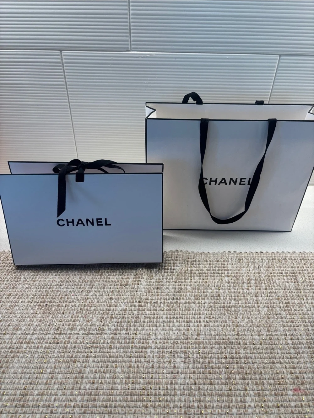 CHANEL paper shopping